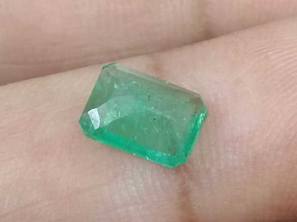 GSI Certified 1.26ct Zambian Emerald, Natural earth mined Gemstone