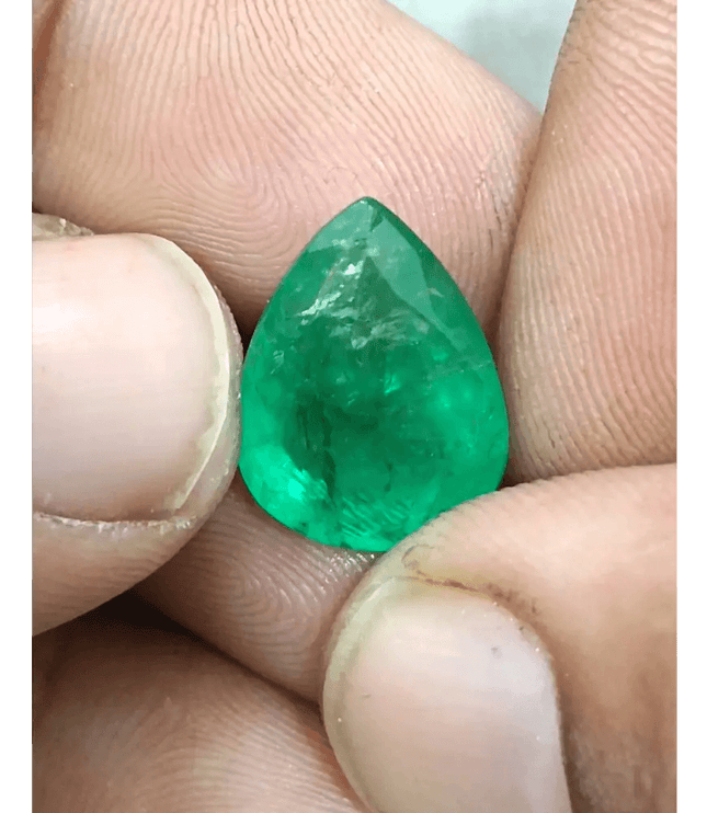 8.60ct Velvet Green Zambian Emerald, Natural Gemstone - SMSGEMS 