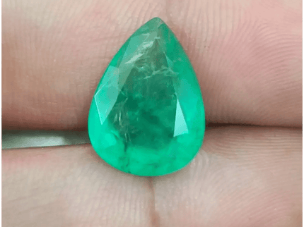 8.60ct Velvet Green Zambian Emerald, Natural Gemstone - SMSGEMS 