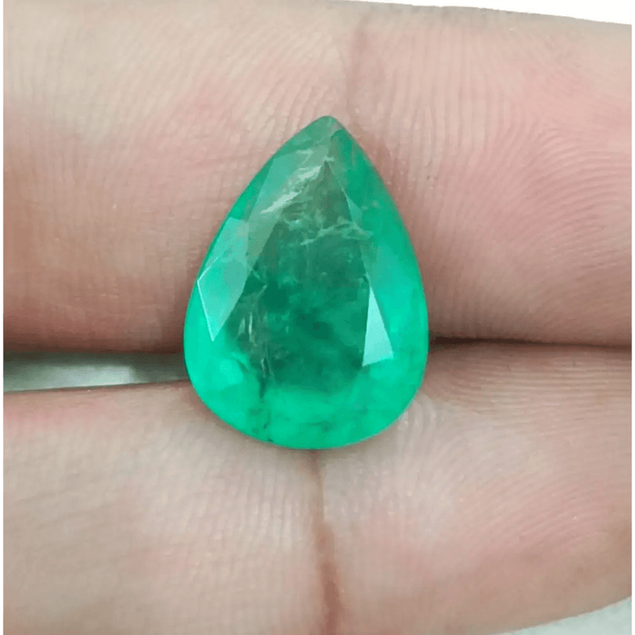 8.60ct Velvet Green Zambian Emerald, Natural Gemstone - SMSGEMS 