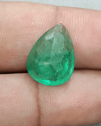 8.60ct Velvet Green Zambian Emerald, Natural Gemstone - SMSGEMS 