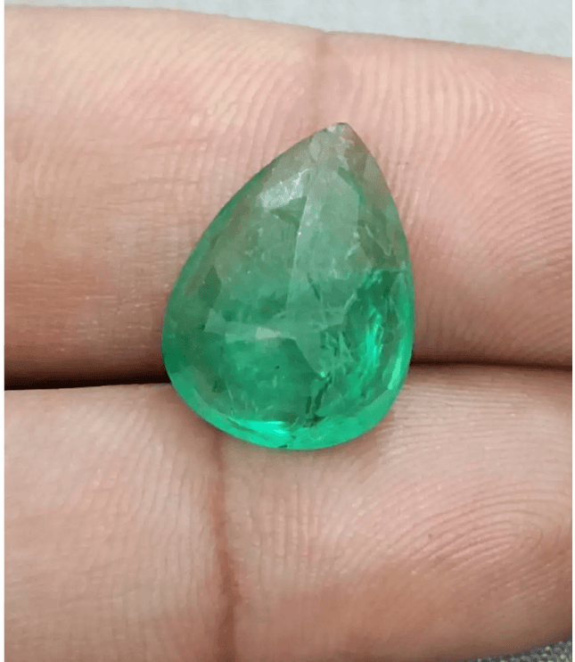 8.60ct Velvet Green Zambian Emerald, Natural Gemstone - SMSGEMS 