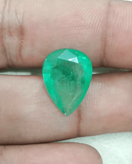 8.60ct Velvet Green Zambian Emerald, Natural Gemstone - SMSGEMS 