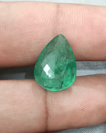 8.60ct Velvet Green Zambian Emerald, Natural Gemstone - SMSGEMS 