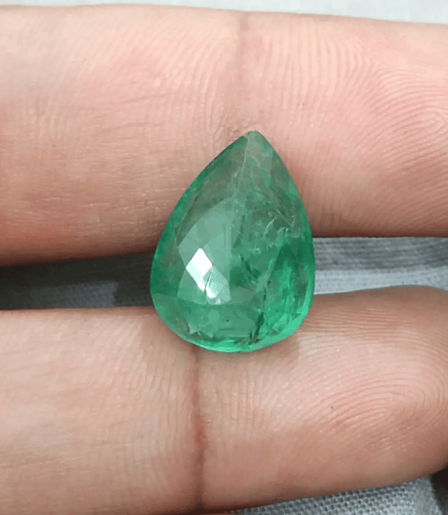 8.60ct Velvet Green Zambian Emerald, Natural Gemstone - SMSGEMS 