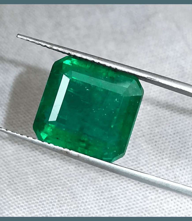 8.89ct Deep Vivid Green Zambian Emerald, Natural Emerald. - SMSGEMS 
