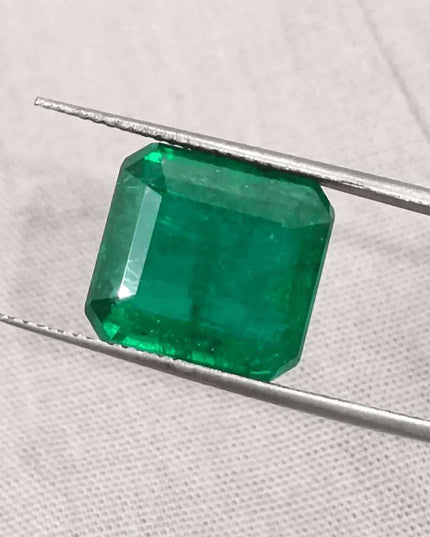 8.89ct Deep Vivid Green Zambian Emerald, Natural Emerald. - SMSGEMS 