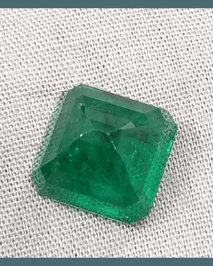 9.93ct Zambian Emerald Vivid Deep Green Certified by GSI - SMSGEMS 