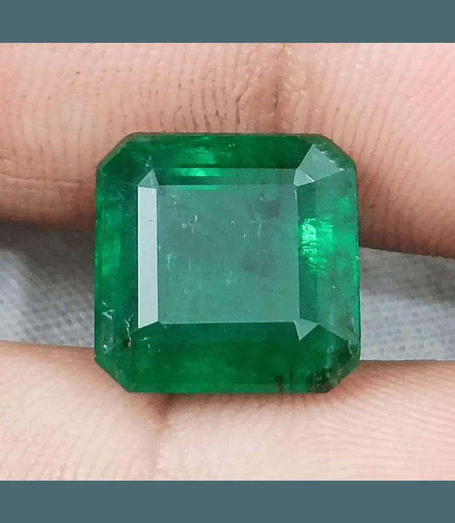 9.93ct Zambian Emerald Vivid Deep Green Certified by GSI - SMSGEMS 