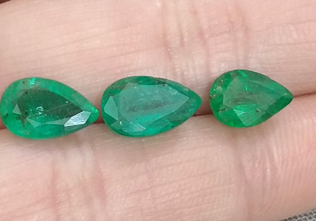 4.54ct/3pcs Pear cut Swat Emerald parcel, Natural Gemstones