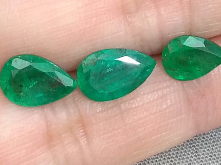 4.54ct Pear cut Natural Swat Emerald parcel.