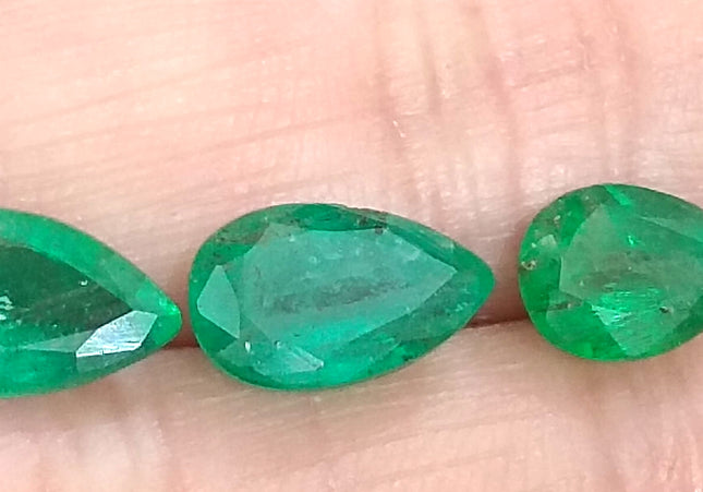 4.54ct/3pcs Pear cut Swat Emerald parcel, Natural Gemstones