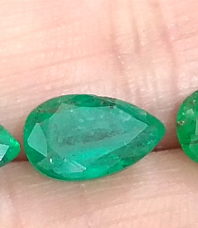 4.54ct Pear cut Natural Swat Emerald parcel.