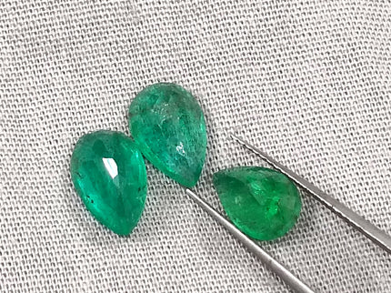 4.54ct Pear cut Natural Swat Emerald parcel.