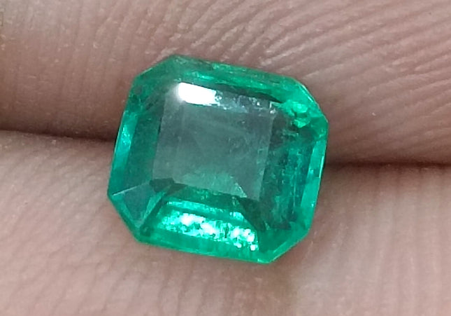 GSI Certified 1.06ct Medium Light Green Zambian Emerald, Natural Gemstone