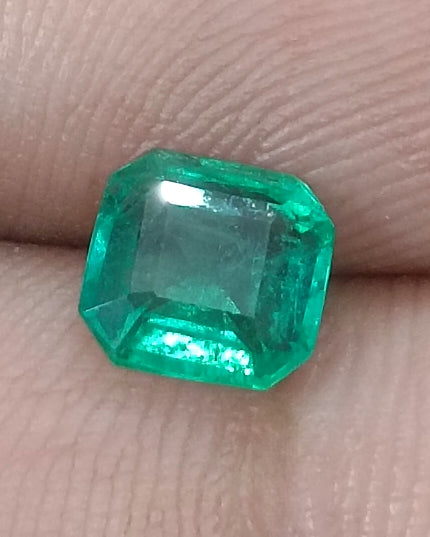 GSI Certified 1.06ct Medium Light Green Zambian Emerald, Natural Gemstone