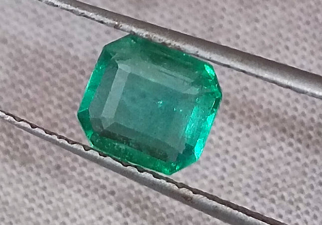 GSI Certified 1.06ct Medium Light Green Zambian Emerald, Natural Gemstone