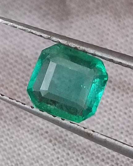 GSI Certified 1.06ct Medium Light Green Zambian Emerald, Natural Gemstone