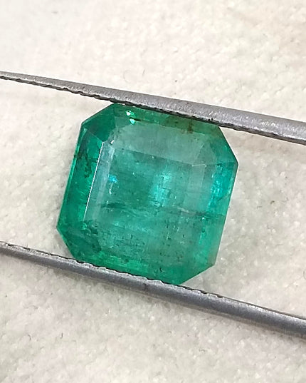 GSI Certified 2.59ct Medium Green Zambian Emerald, Natural earth mined Gemstone