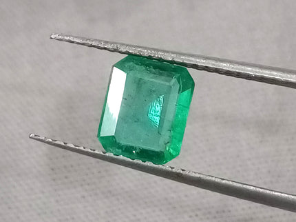 GSI Certified 1.06ct Spring Green Emerald, Natural Earth mined Gemstone