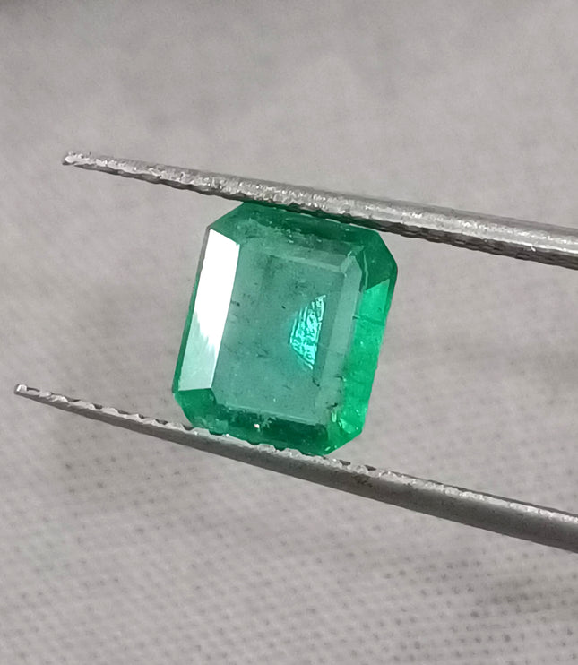 GSI Certified 1.06ct Spring Green Emerald, Natural Earth mined Gemstone