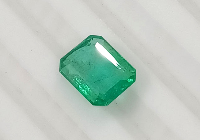 GSI Certified 1.06ct Spring Green Emerald, Natural Earth mined Gemstone