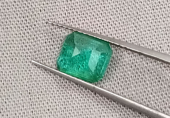 GSI Certified 1.06ct Spring Green Emerald, Natural Earth mined Gemstone