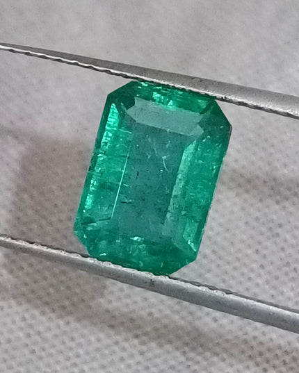 GSI Certified 2.14ct Medium Deep Green Emerald, Natural earth mined Gemstone.