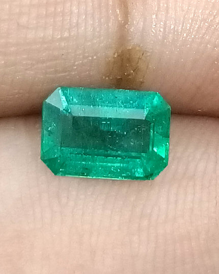 GSI Certified 2.14ct Medium Deep Green Emerald, Natural earth mined Gemstone.