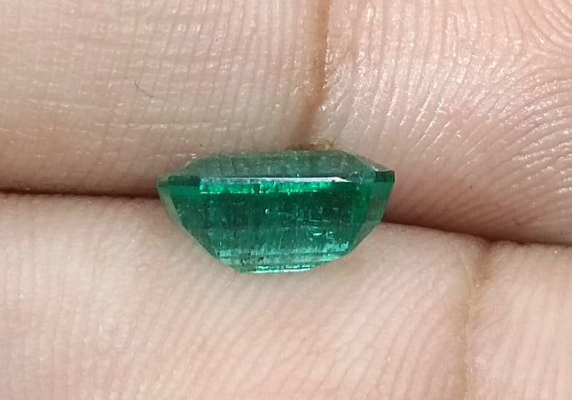 GSI Certified 2.14ct Medium Deep Green Emerald, Natural earth mined Gemstone.