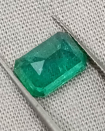 GSI Certified 2.14ct Medium Deep Green Emerald, Natural earth mined Gemstone.