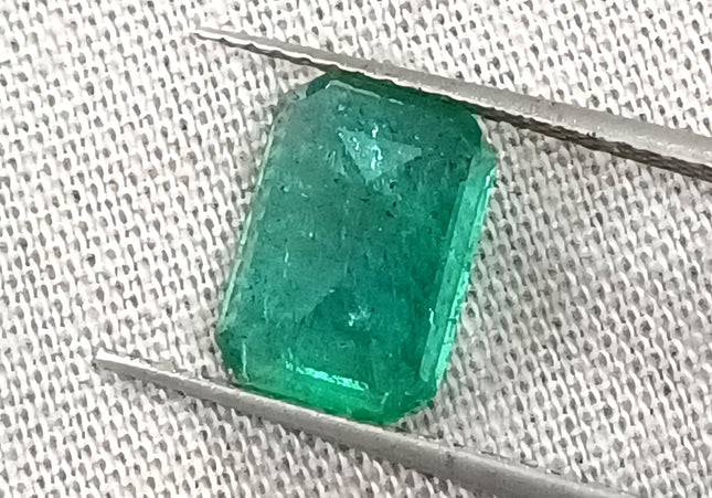 GSI Certified 2.14ct Medium Deep Green Emerald, Natural earth mined Gemstone.