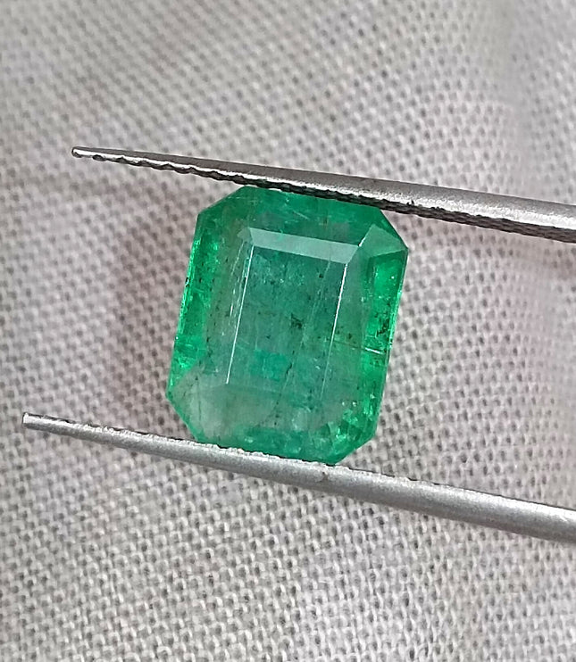 Zambian Emerald 2.37ct Natural Certified earth mined Gemstone
