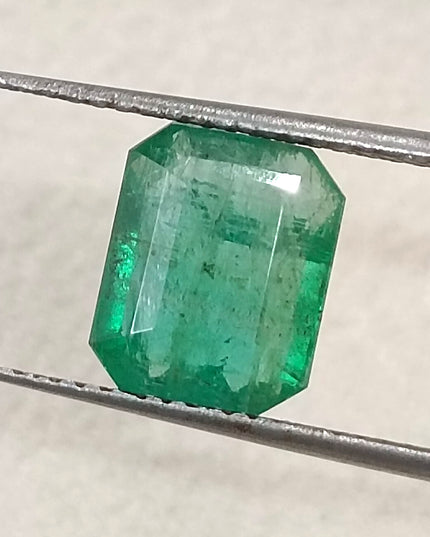 GSI Certified 2.37ct Zambian Emerald, Natural earth mined Gemstone