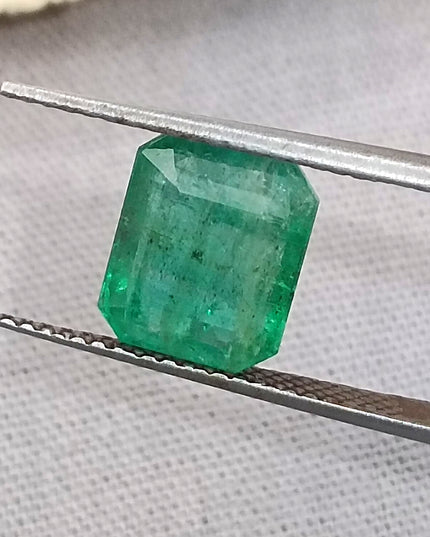 GSI Certified 2.37ct Zambian Emerald, Natural earth mined Gemstone