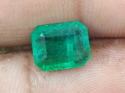 Zambian Emerald 2.37ct Natural Certified earth mined Gemstone