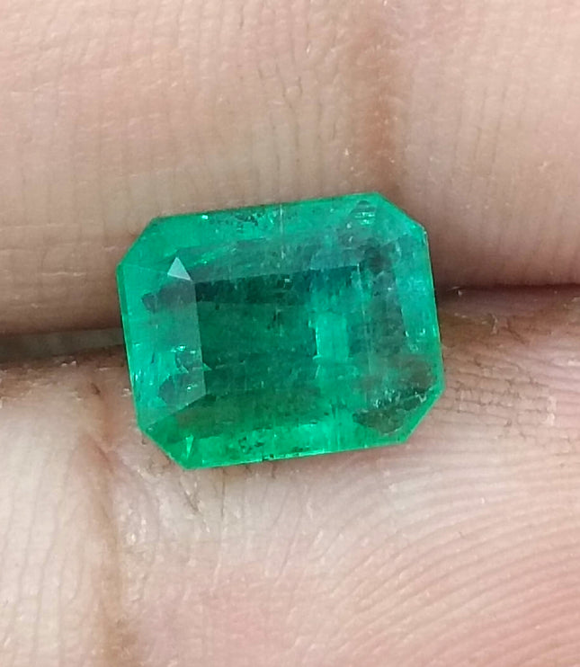Zambian Emerald 2.37ct Natural Certified earth mined Gemstone