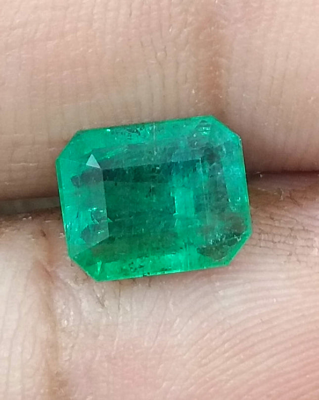 GSI Certified 2.37ct Zambian Emerald, Natural earth mined Gemstone