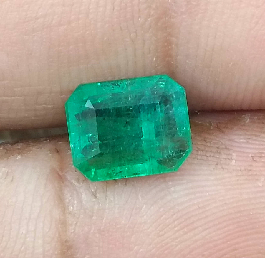 Zambian Emerald 2.37ct Natural Certified earth mined Gemstone
