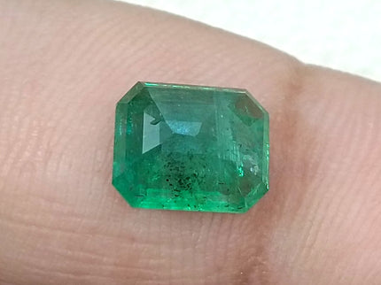 Zambian Emerald 2.37ct Natural Certified earth mined Gemstone