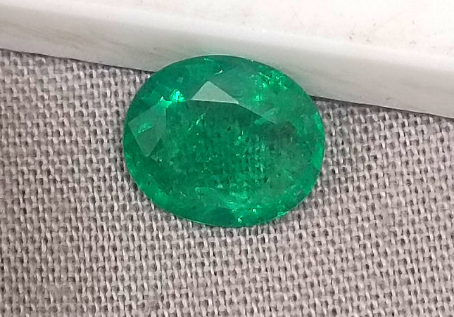 GSI Certified 1.94ct Vivid Medium Green Emerald, Natural loose gemstone