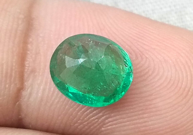 GSI Certified 1.94ct Vivid Medium Green Emerald, Natural loose gemstone