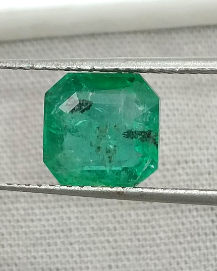 GSI Certified 2.43ct Vivid Medium Green Emerald, Natural earth mined Gemstone