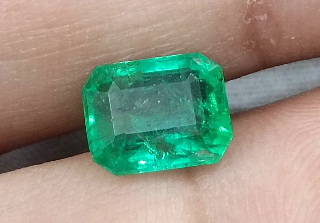 GSI Certified 2.32ct Vivid Medium Green Zambian Emerald, Natural Gemstone