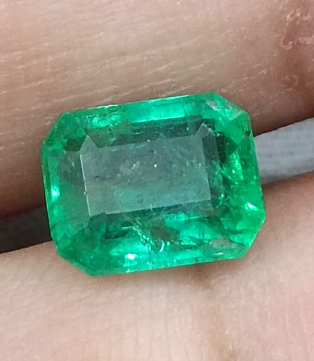 GSI Certified 2.32ct Vivid Medium Green Zambian Emerald, Natural Gemstone