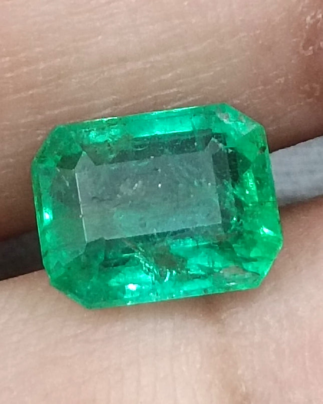GSI Certified 2.32ct Vivid Medium Green Zambian Emerald, Natural Gemstone