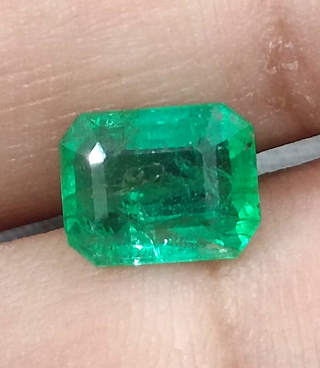 GSI Certified 2.32ct Vivid Medium Green Zambian Emerald, Natural Gemstone