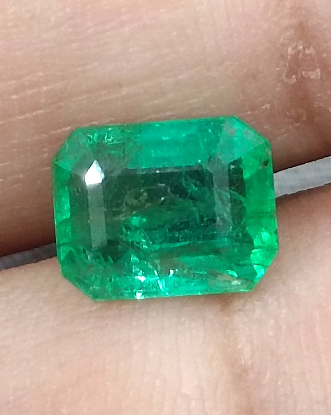GSI Certified 2.32ct Vivid Medium Green Zambian Emerald, Natural Gemstone