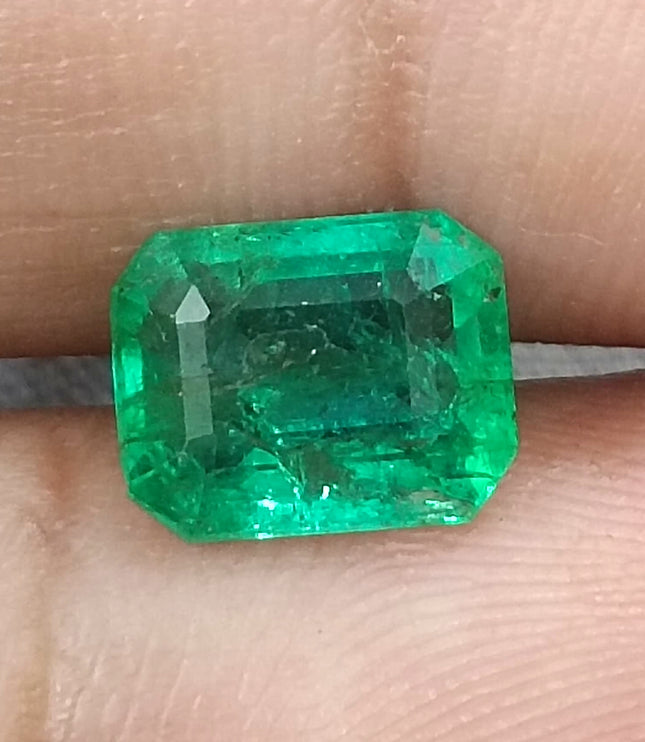 GSI Certified 2.32ct Vivid Medium Green Zambian Emerald, Natural Gemstone
