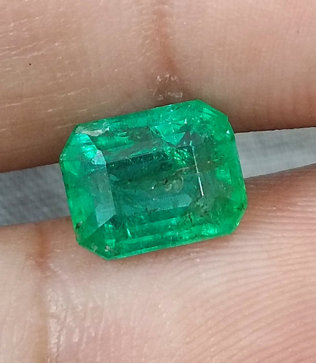GSI Certified 2.32ct Vivid Medium Green Zambian Emerald, Natural Gemstone